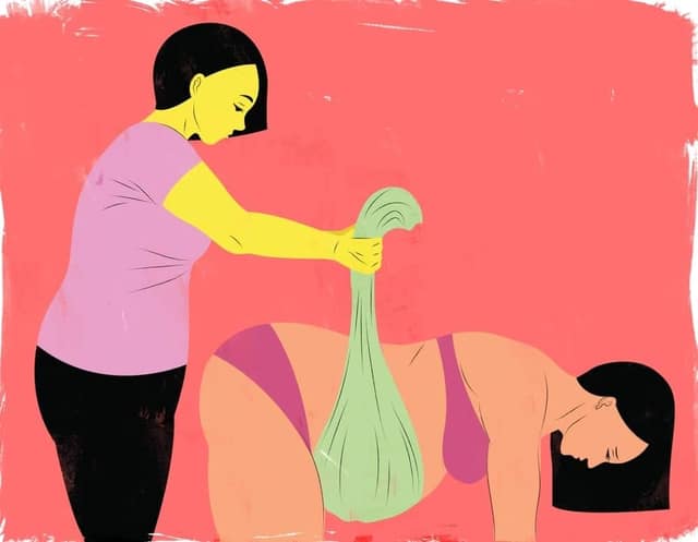 ilustración doula ayudando a la mujer a dar nacimiento