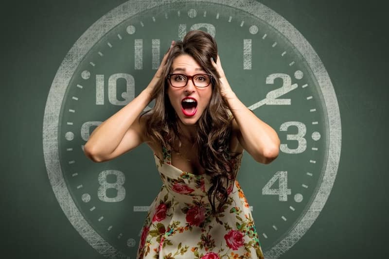 mujer enloqueciendo ansiedad extrema panico